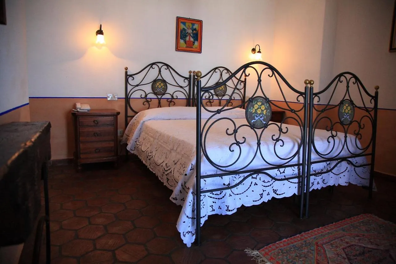 Hotel Mamma Santina Santa Marina Salina 4*,